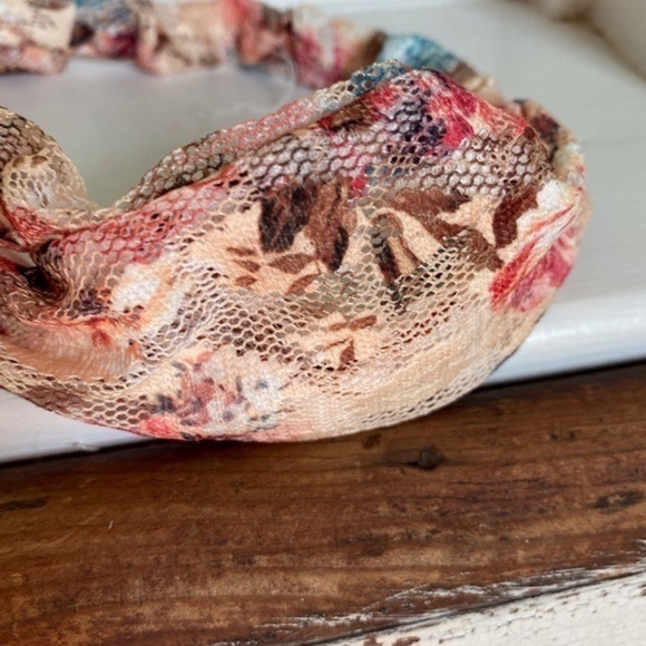 Anthropologie Mesh Twist  Floral Headband - Picture 10 of 10